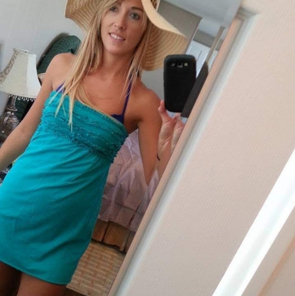 Essential Beach Cover-up in Small - Picture 5 of 5